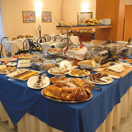 Hotel La Fenice Формиджине Экстерьер фото