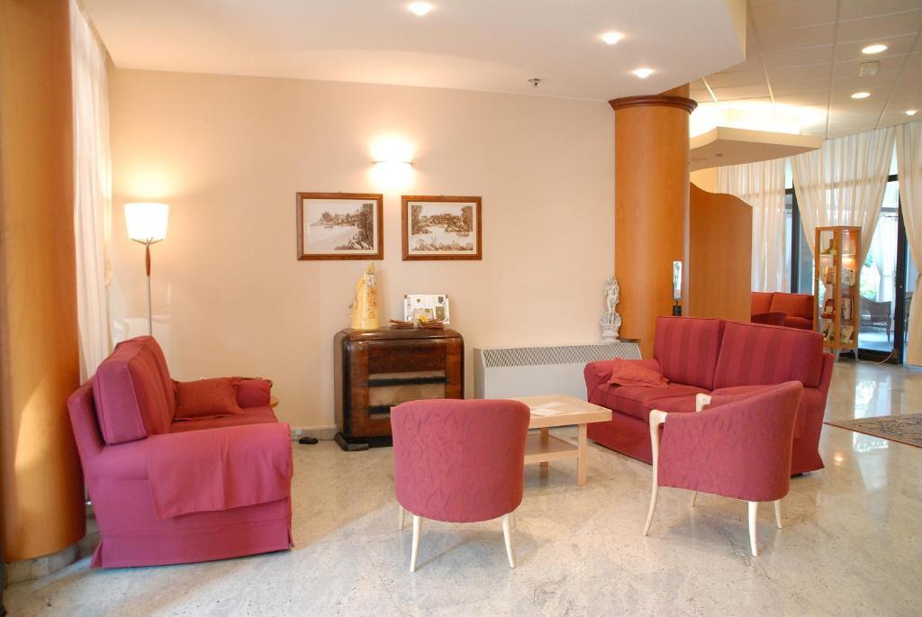 Hotel La Fenice Формиджине Экстерьер фото